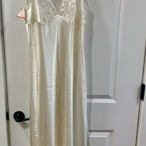 Elegant Cream Nightgown